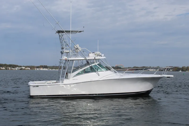 Slide: The Image of Luhrs 36 Open 2005 - 8