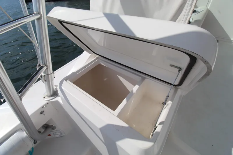 Slide: The Image of Luhrs 36 Open 2005 - 17