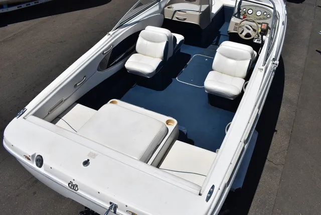 Slide: The Image of Bayliner 2150 Capri Bowrider 2001 - 9
