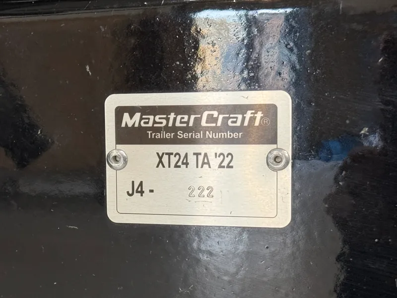Slide: The Image of Mastercraft XT24 2022 - 109