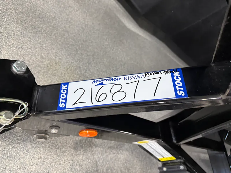 Slide: The Image of Mastercraft XT24 2022 - 121