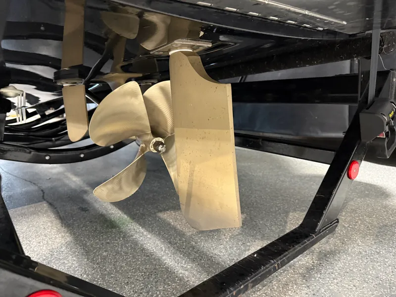 Slide: The Image of Mastercraft XT24 2022 - 14