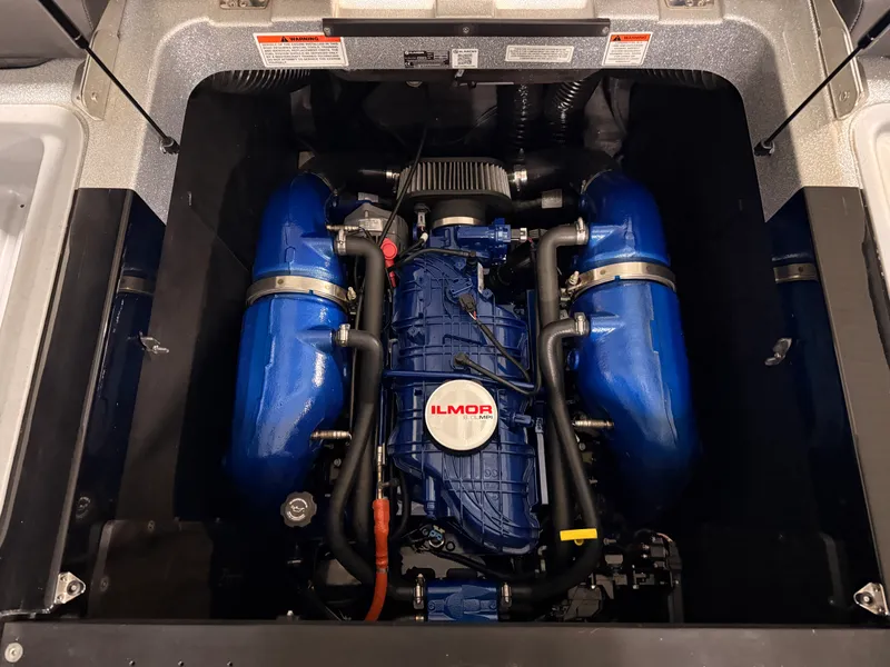 Slide: The Image of Mastercraft XT24 2022 - 32