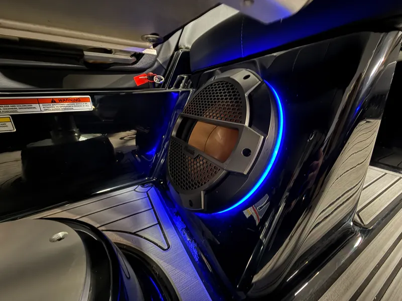 Slide: The Image of Mastercraft XT24 2022 - 76