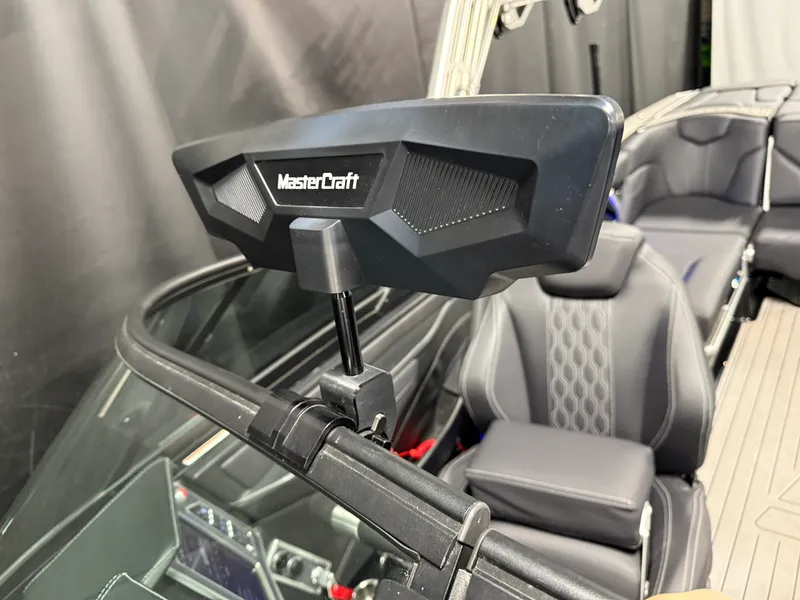 Slide: The Image of Mastercraft XT24 2022 - 90