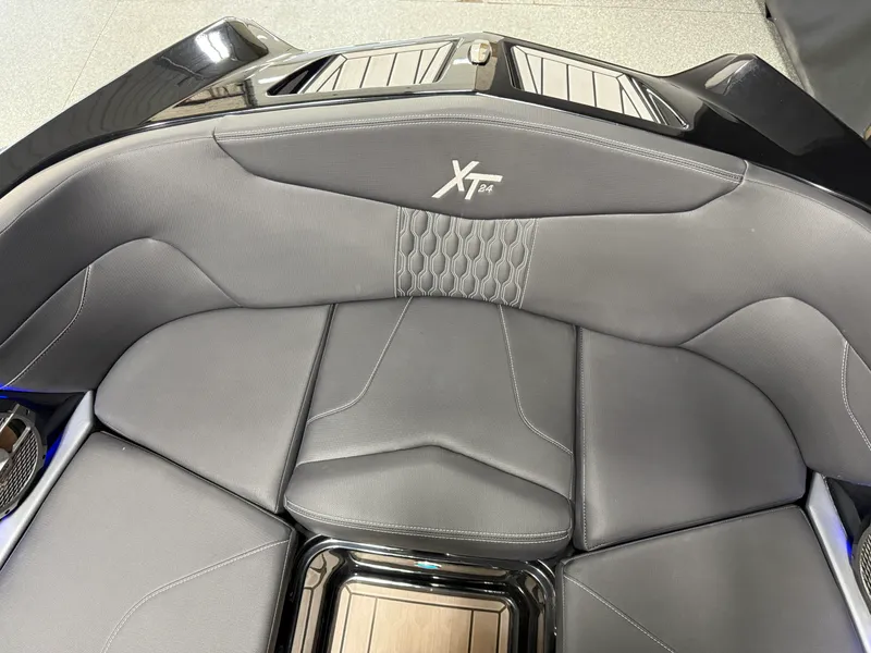 Slide: The Image of Mastercraft XT24 2022 - 92