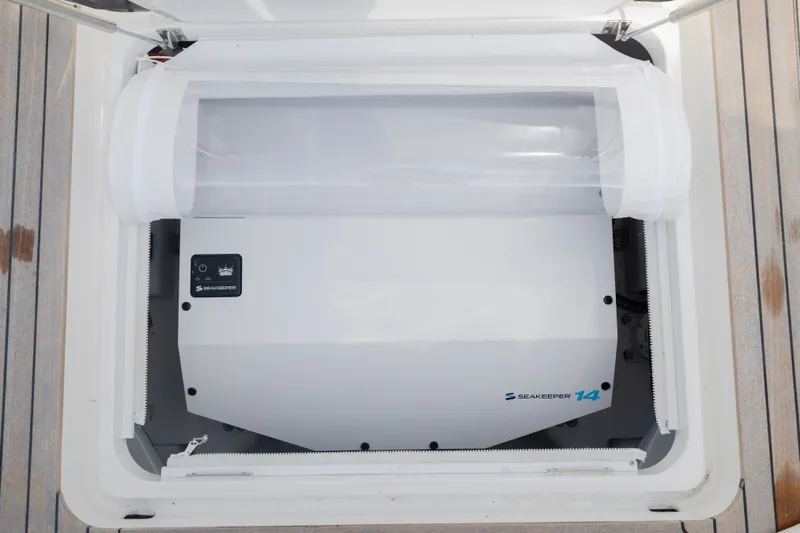 Slide: The Image of Viking 50 Convertible 2027 - 20