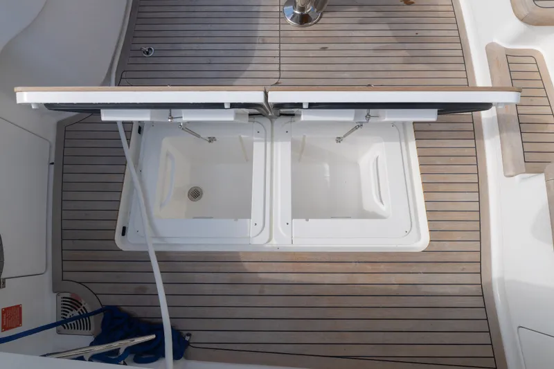 Slide: The Image of Viking 50 Convertible 2027 - 17