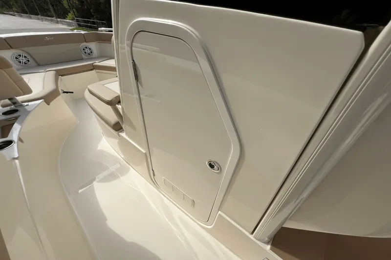 Slide: The Image of Scout 240 XSF 2025 - 13