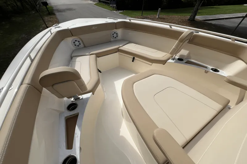 Slide: The Image of Scout 240 XSF 2025 - 15