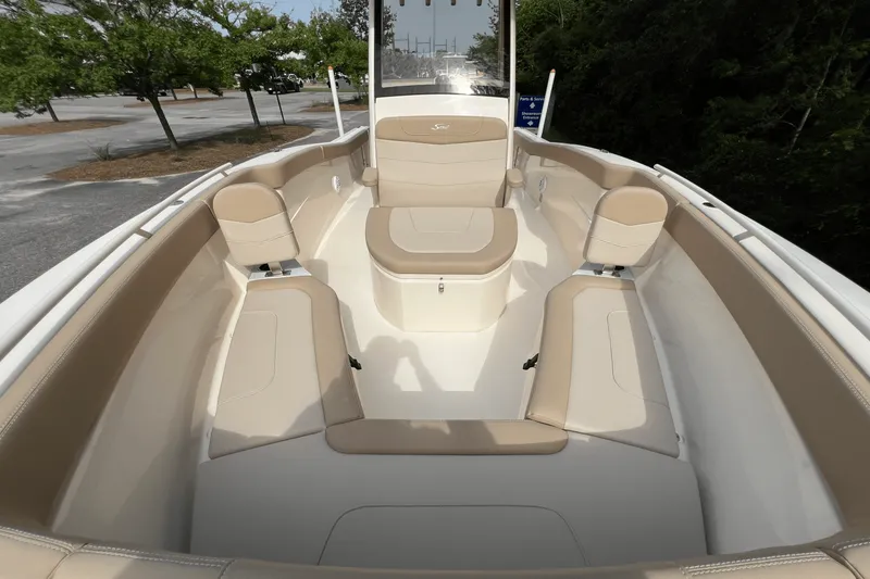 Slide: The Image of Scout 240 XSF 2025 - 16