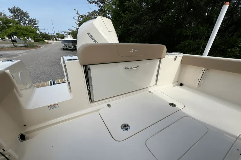 Slide: The Image of Scout 240 XSF 2025 - 4