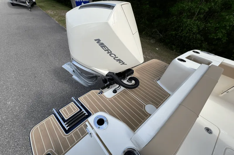 Slide: The Image of Scout 240 XSF 2025 - 3