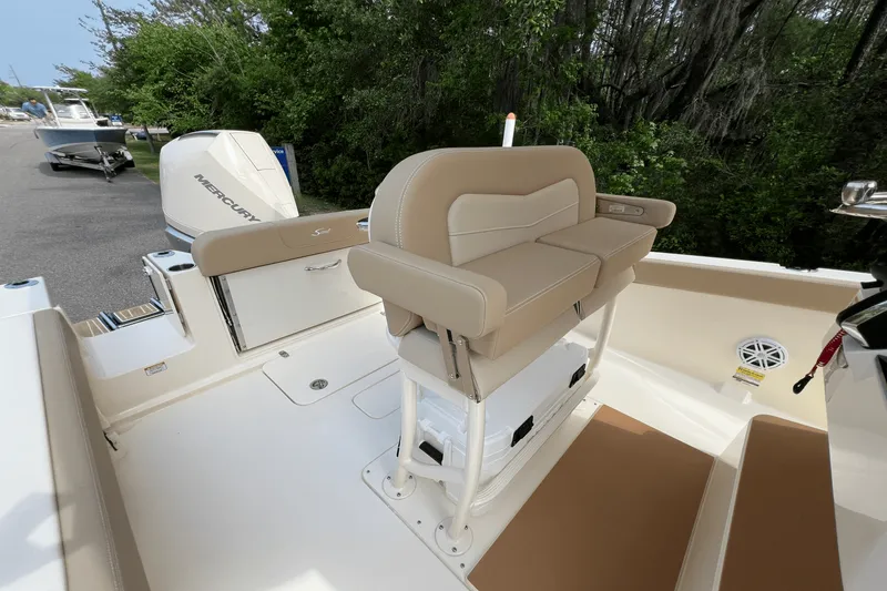 Slide: The Image of Scout 240 XSF 2025 - 8