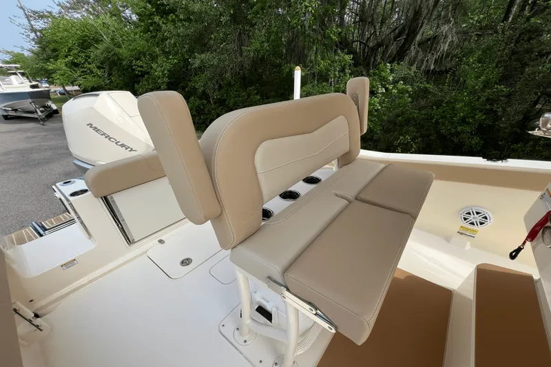 Slide: The Image of Scout 240 XSF 2025 - 9