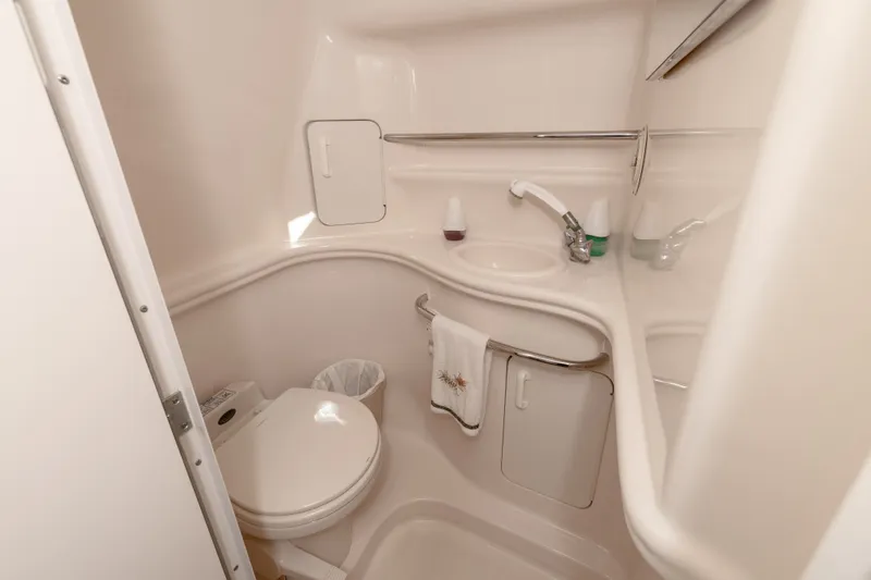 Slide: The Image of Sea Ray 340 Sundancer 2002 - 17