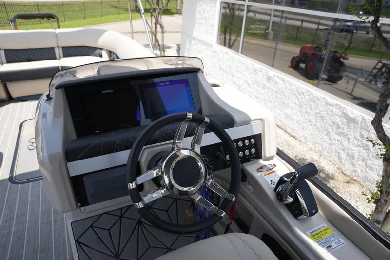 Slide: The Image of Harris 250 GRAND MARINER 2023 - 18