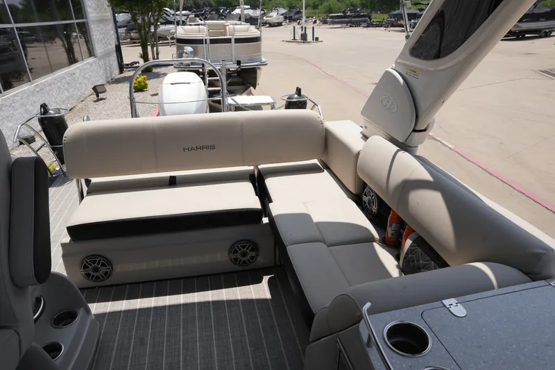 Slide: The Image of Harris 250 GRAND MARINER 2023 - 20