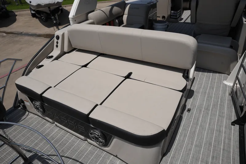 Slide: The Image of Harris 250 GRAND MARINER 2023 - 21