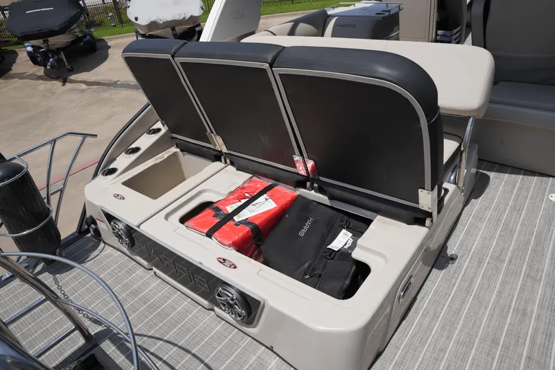 Slide: The Image of Harris 250 GRAND MARINER 2023 - 23