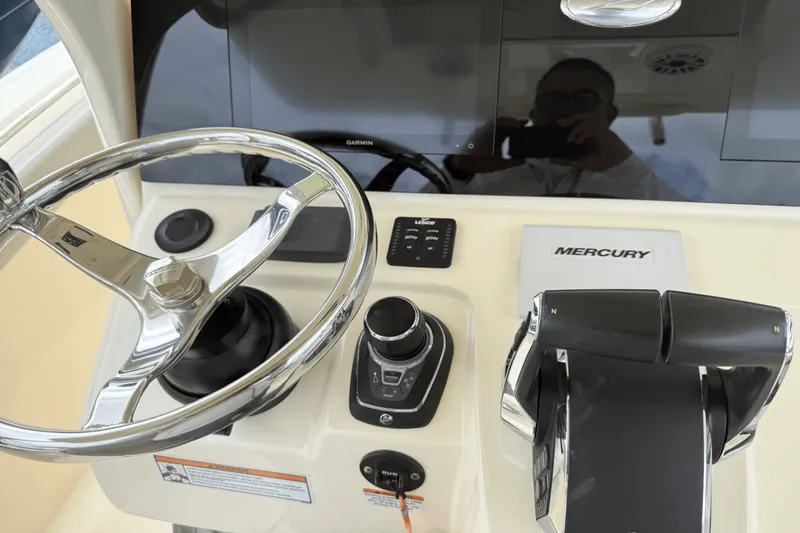 Slide: The Image of Scout 305 LXF 2023 - 10