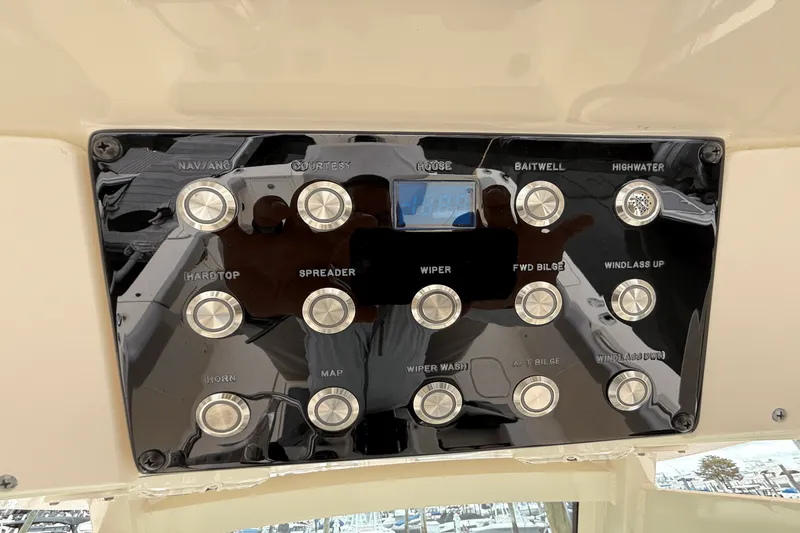 Slide: The Image of Scout 305 LXF 2023 - 15