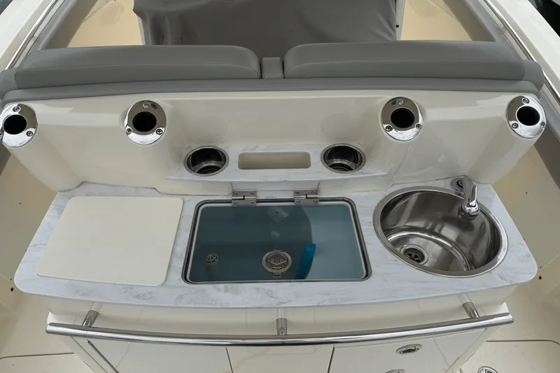 Slide: The Image of Scout 305 LXF 2023 - 28