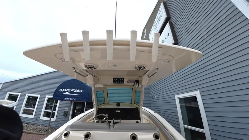 Slide: The Image of Scout 305 LXF 2023 - 8
