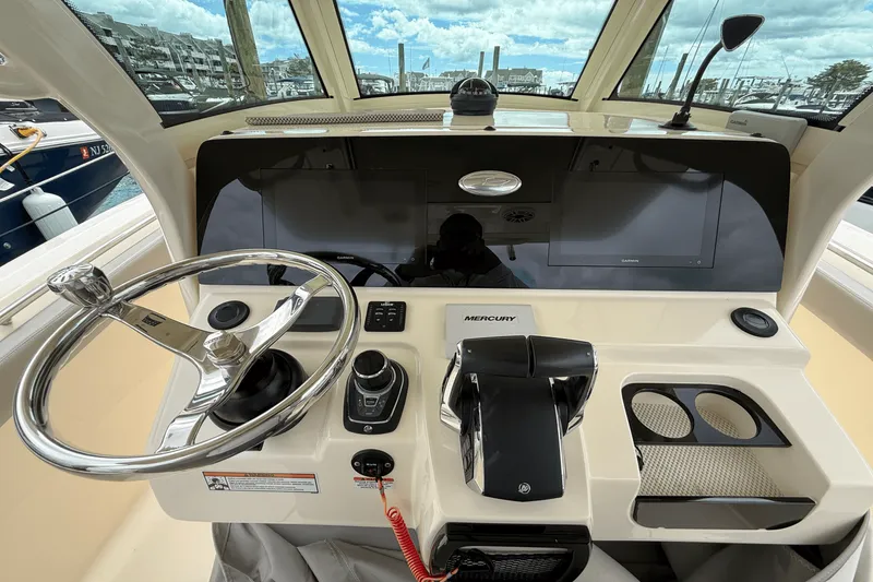 Slide: The Image of Scout 305 LXF 2023 - 9