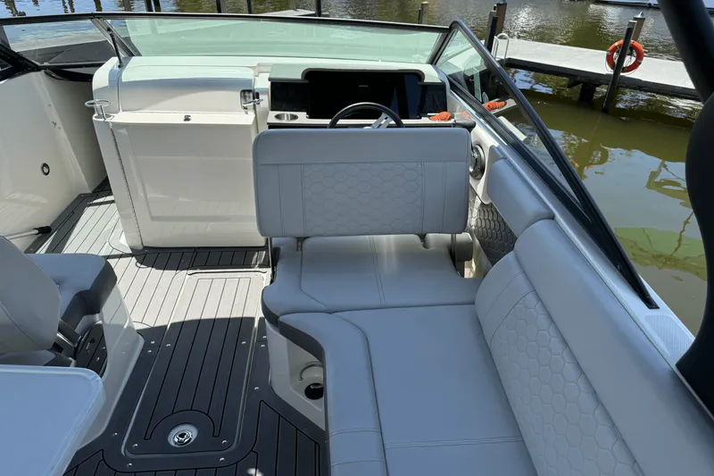 Slide: The Image of Sea Ray 250 SD-OB 2020 - 22