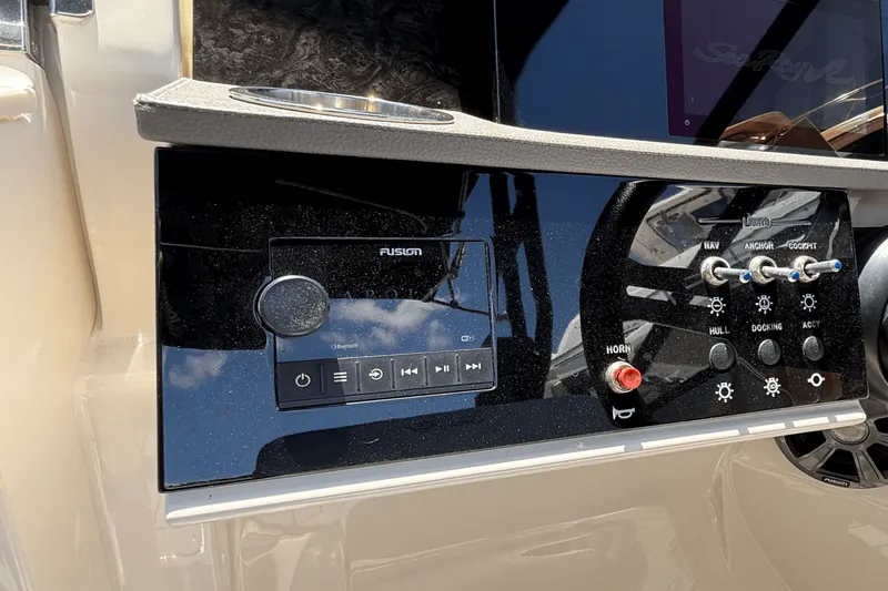 Slide: The Image of Sea Ray 250 SD-OB 2020 - 23