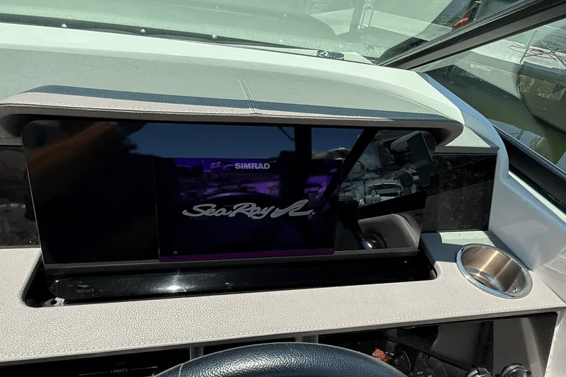 Slide: The Image of Sea Ray 250 SD-OB 2020 - 24