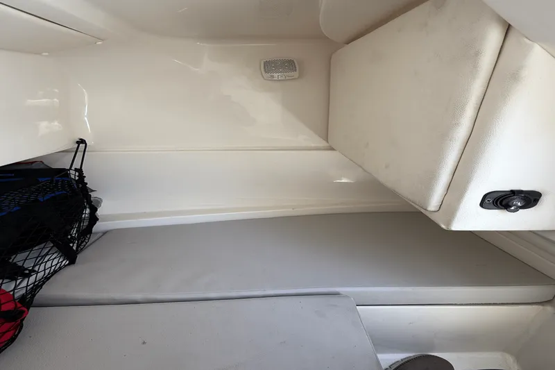 Slide: The Image of Sea Ray 250 SD-OB 2020 - 27