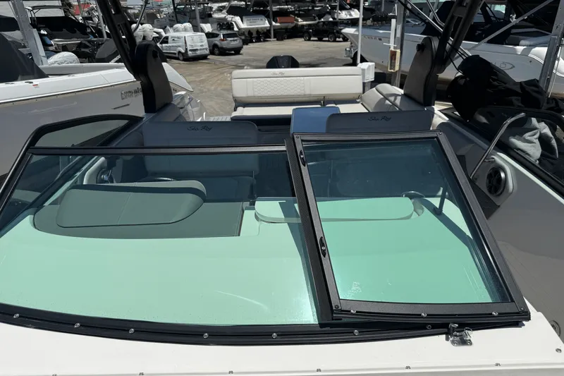 Slide: The Image of Sea Ray 250 SD-OB 2020 - 30