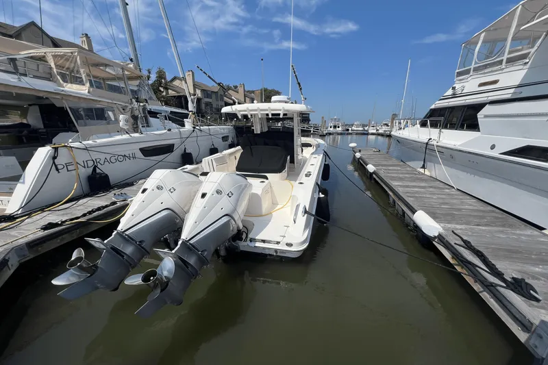 Slide: The Image of Boston Whaler 330 OUTRAGE 2023 - 3