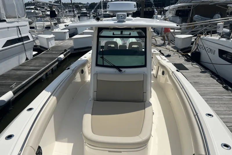 Slide: The Image of Boston Whaler 330 OUTRAGE 2023 - 31