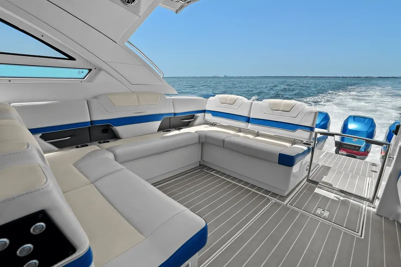 Slide: The Image of Formula 400 SUPER SPORT CROSSOVER 2019 - 38