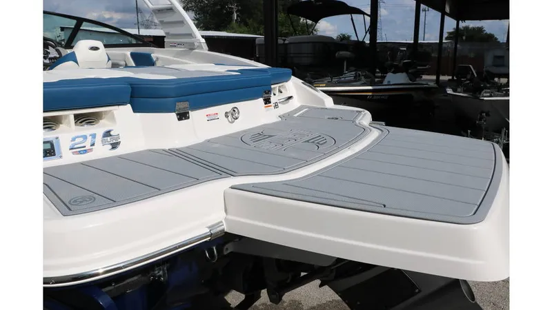 Slide: The Image of Chaparral 21 Surf 2025 - 11