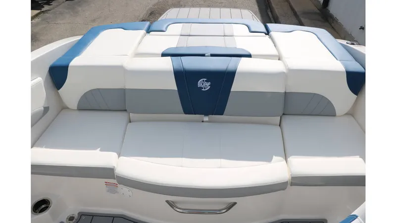 Slide: The Image of Chaparral 21 Surf 2025 - 22