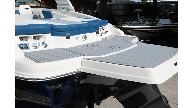 Slide: The Image of Chaparral 21 Surf 2025 - 6