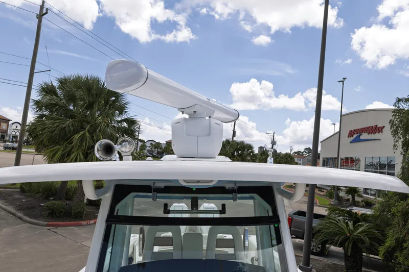 Slide: The Image of Boston Whaler 330 Outrage 2025 - 24