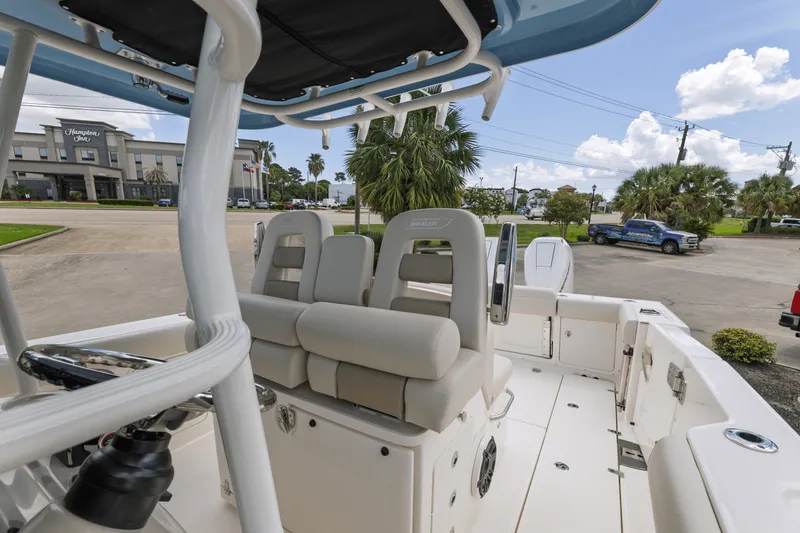 Slide: The Image of Boston Whaler 330 Outrage 2025 - 25