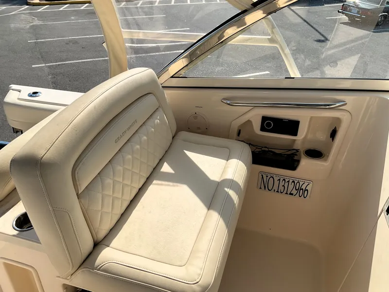 Slide: The Image of Grady-White 307 FREEDOM 2021 - 28