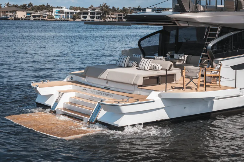 Slide: The Image of Azimut Seadeck 6 2025 - 12