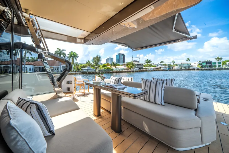 Slide: The Image of Azimut Seadeck 6 2025 - 23