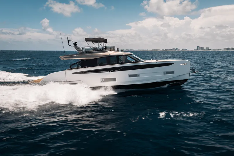 Slide: The Image of Azimut Seadeck 6 2025 - 3