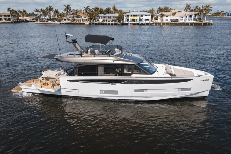 Slide: The Image of Azimut Seadeck 6 2025 - 8