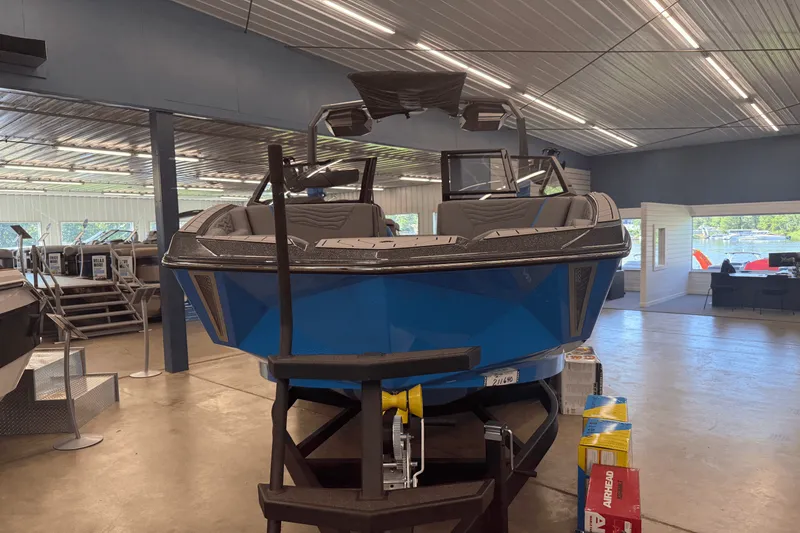 Slide: The Image of Nautique Super Air Nautique G23 2025 - 2