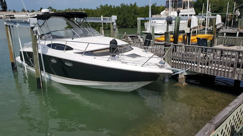 Slide: The Image of Regal 35 Express Cruiser 2013 - 114