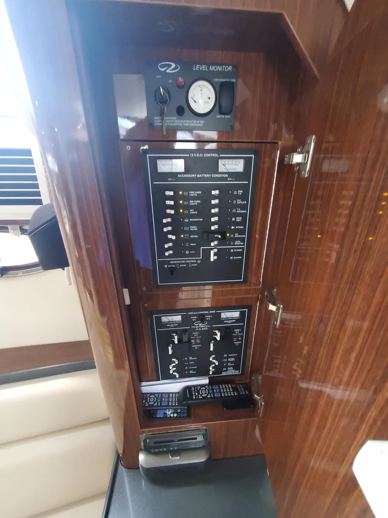 Slide: The Image of Regal 35 Express Cruiser 2013 - 120